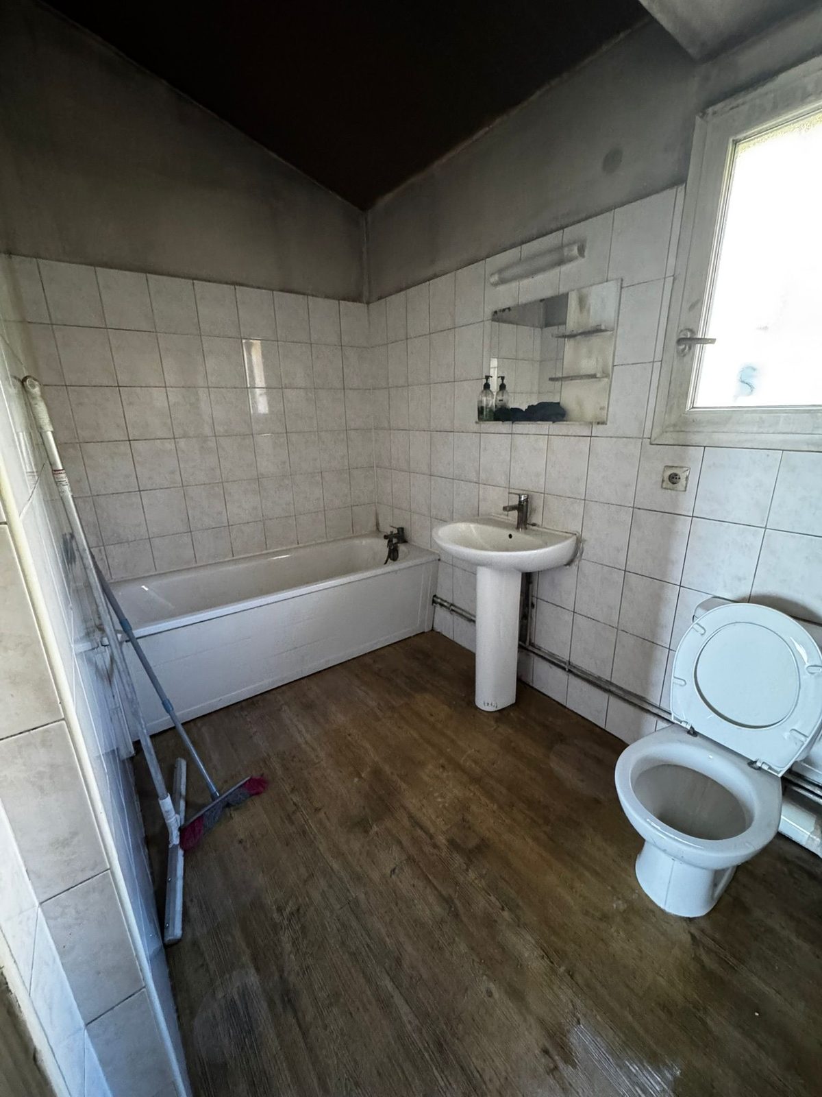 Salle de bain remise en état après sinistre
